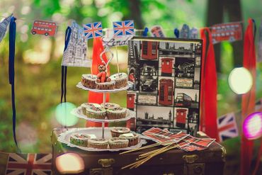 English red photo session decor