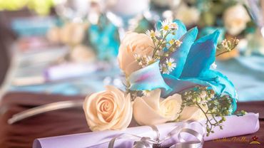 Overseas blue wedding floral decor