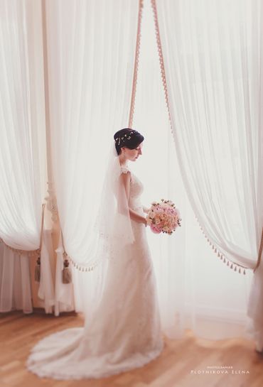 Long train wedding dresses Long train wedding dresses