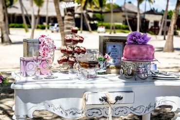 Pink wedding cakes