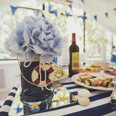 Marine blue wedding floral decor