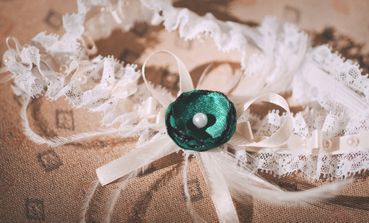 Green wedding accessories