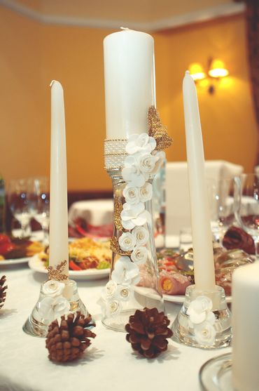 Winter wedding reception decor
