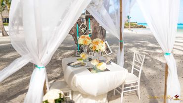 Beach blue wedding reception decor