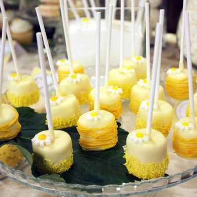 Yellow wedding cupcakes
