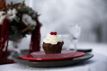 Red wedding cupcakes