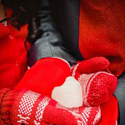 Winter red wedding photo session ideas