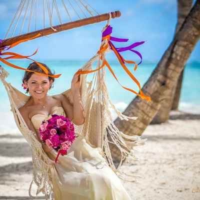 Beach ivory bridal hair and make-up