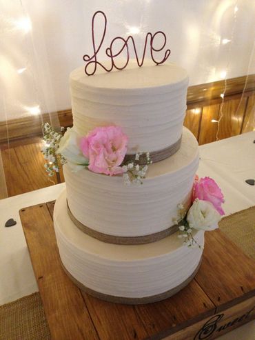 White wedding cakes