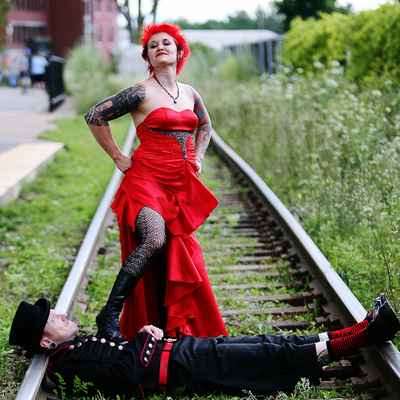 Themed red wedding photo session ideas