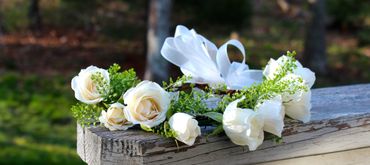 Outdoor ivory wedding floral decor