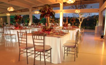 Overseas wedding reception decor
