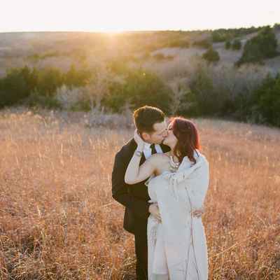 Outdoor white wedding photo session ideas