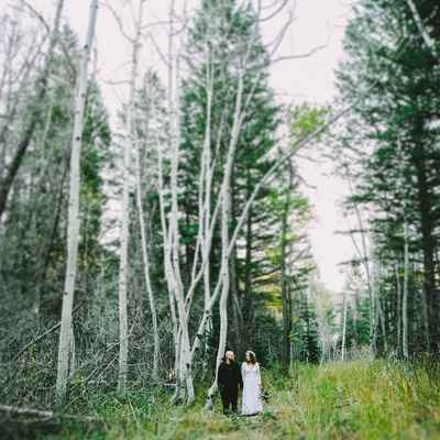 Outdoor white wedding photo session ideas