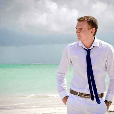 Beach white groom style