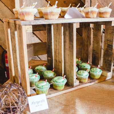 Green wedding cupcakes