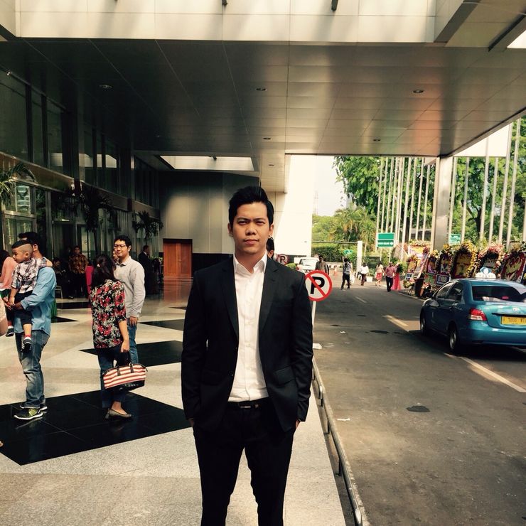 Alwin Ong Graduation Suit