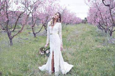Outdoor spring white long wedding dresses
