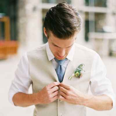 Outdoor ivory groom style