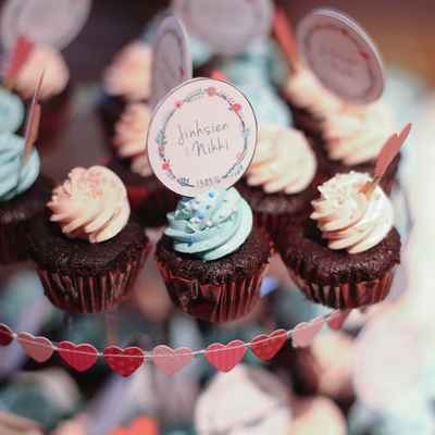 Brown wedding cupcakes