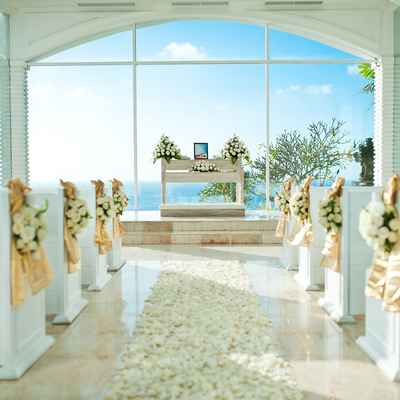 Overseas wedding ceremony decor