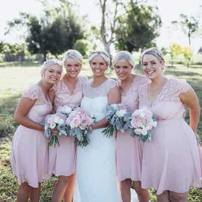 Pink outdoor wedding photo session ideas