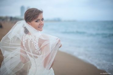 White beach wedding headpieces, veils, cover-ups & brooches