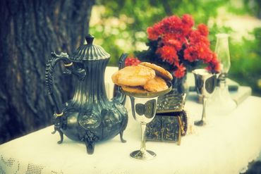 English red photo session decor