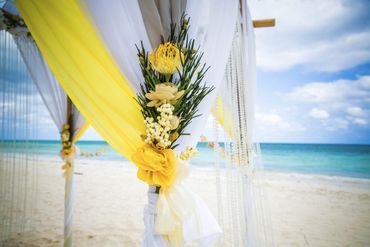 Beach yellow wedding floral decor